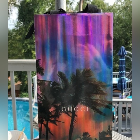 ⚜️GUCCI Holiday 2019 Limited Edition Collectors Palm Tree Hologram Shopp… - Picture 2 of 10
